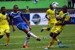 IIC 2014 : Persib Bandung Vs Persiram Rajaampat 0-0, Maung Bandung Start Amburadul