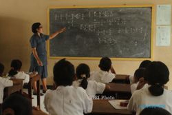 PENGGABUNGAN SEKOLAH : Sekolah Dilebur, Wali Murid Geruduk DPRD Sragen