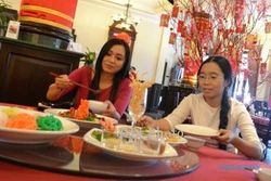 TIPS KELUARGA : Jangan Sepelekan Makan Bersama Keluarga, Ini Manfaatnya