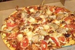 Di Florida Ada Piza Dengan Toping Katak, Piton dan Buaya