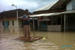 BANJIR SUKOHARJO : Terkena Banjir, Warga Jetis Enggan Mengungsi