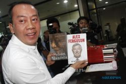 KASUS HAMBALANG : Wakil Sekjen Demokrat Jenguk Anas