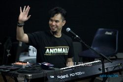PRABOWO VS JOKOWI : Buat Lagu "Ojo Kuwi", Ahmad Dhani Dituding Serang Jokowi