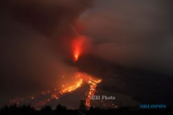 FOTO LAVA PIJAR SINABUNG : Inilah Neraka Letusan Gunung Sinabung Malam Ini