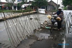 FOTO JEMBATAN GEMPOLSARI : Jebol Diterjang Banjir