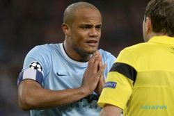 MAN CITY 0-2 BARCELONA : Kompany Sebut Mudah Terjadi Pelanggaran Penyebab Kekalahan Citizens