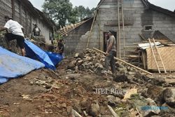  LONGSOR BOYOLALI : Rawan, Rumah Korban Longsor Dibongkar Total