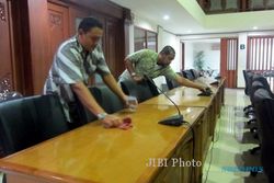 PENGUMUMAN CPNS 2013 : Para Pegawai Honorer Berharap-harap Cemas Tunggu Diangkat Jadi PNS
