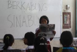 FOTO PEDULI KORBAN SINABUNG : Solidaritas Korban Erupsi Gunung Sinabung, 