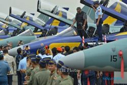 DAMPAK LETUSAN KELUD : Lanud Tertutup Abu, Pesawat Tempur TNI AU Selamat
