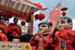 FOTO TAHUN BARU IMLEK : Karnaval Tahun Baru Imlek 2565