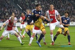 32 BESAR LIGA EUROPA : Ajax Dipermalukan Salzburg, Porto Berimbang Lawan Eintracht