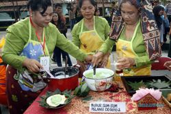 FOTO FESTIVAL JENANG SOLO 2014 : Menyajikan Bubur Sum-sum