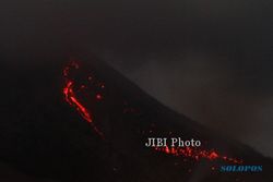 FOTO GUNUNG SINABUNG : Lava Pijar Gunung Sinabung