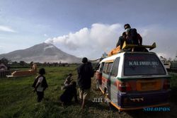 FOTO PENGUNGSI SINABUNG : Jumlah Pengungsi Gunung Sinabung Terus Bertambah