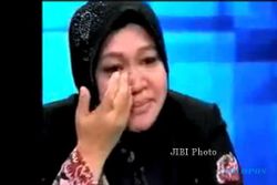 PENUTUPAN DOLLY : Risma Menangis Saat Surat dari Bocah 6 Tahun Ini Dibacakan