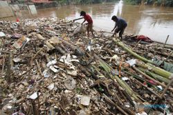 FOTO BANJIR JAKARTA : Sampah Jakarta