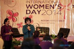 FOTO INTERNATIONAL WOMEN'S DAY 2014 : Memberikan Motivasi 