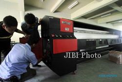 DANA HIBAH SOLO : Mesin Digital Printing Rampung Diperbaiki