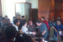 ISU RISMA MUNDUR : Bertemu di Surabaya, Risma Sempat Guyon dengan Megawati