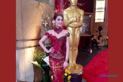 PIALA OSCAR 2014 : Gaun Oscar Cinta Laura Ternyata Punya Kembaran