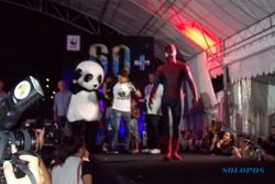EARTH HOUR 2014 : Ada Spiderman saat Lampu Singapura Padam