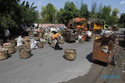 FOTO TPS TERPADU : Keranjang Berisi Sampah