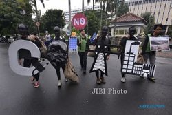 FOTO AKSI ANTI BATUBARA :  Aksi Mendesak Pemerintah