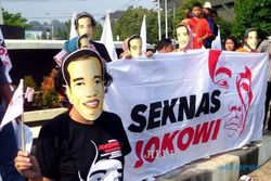 JOKOWI CAPRES : Hari Ini, 50 Warga Solo Kenakan Topeng Jokowi