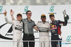 F1 GP MALAYSIA : Lewis Hamilton Sabet Juara, Rosberg Runner-Up