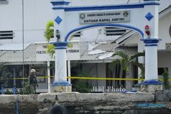 GUDANG AMUNISI MELEDAK : Tim Gabungan TNI AL dan Polisi Lakukan Investigasi di Lokasi Ledakan