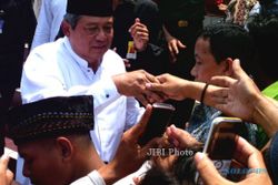 AGENDA PRESIDEN : Di Semarang, Ratusan Jemaah Berebut Salaman dengan SBY