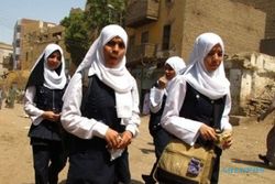PELECEHAN SEKSUAL ANAK : 2 Guru di Mesir Dipidana Gara-Gara Menyururuh 120 Siswa Lepas Baju