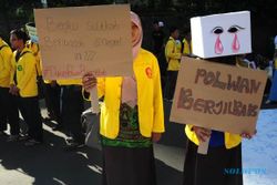 FOTO POLWAN BERJILBAB : Mahasiswa Dukung Jilbab bagi Polwan