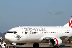 GUNUNG RAUNG MELETUS : Jetstar dan Virgin Australia Batalkan Penerbangan Akibat Letusan Gunung Raung
