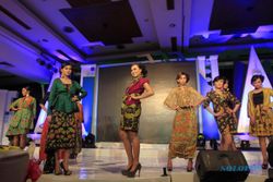 FASHION SHOW : 124 Busana Batik Sragen Diperagakan Model Profesional