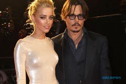 Johnny Depp Tunangan dengan Amber Heard