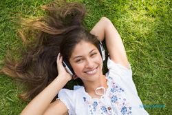 TIPS HIDUP SEHAT : Mendengarkan Musik Ternyata Menyehatkan! Ini Dia Manfaatnya…