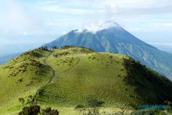 MERAPI WASPADA : Sehari, Terdengar Tiga Kali Dentuman dari Puncak Gunung Merapi