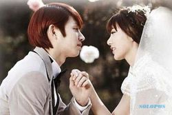 K-POP : Romantisnya Heechul Suju dan Guo Xue Fu Berciuman di WGM
