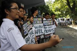 PENGHAPUSAN KELAS AKSELERASI : Sekolah Pemilik Kelas Akselerasi Tolak Kebijakan Kemendikbud