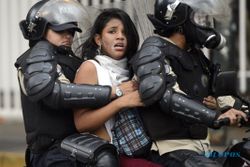 Warga Venezuela Posting Foto Telanjang di Twitter Protes Aksi Brutal Polisi