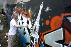 FOTO GRAFFITI SENIMAN PERANCIS-SURABAYA : Graffiti Jam