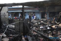 FOTO KEBAKARAN SOLO : Rumah Terbakar saat Penghuni Melayat