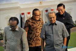 FOTO PARTAI GOLKAR : Aburizal Bakrie Dikawal Menteri Hadap SBY