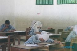 UJIAN NASIONAL SMP : Takut Terlambat Siswa Wonogiri Nginap di Sekolah