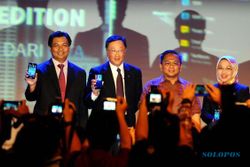 FOTO SMARTPHONE TERBARU : CEO Blackberry Luncurkan Z3 di Jakarta