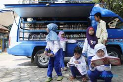 KEGIATAN TNI : Dekatkan Diri dengan Siswa, Kodim Magelang Gelar Perpustakaan Keliling