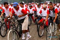 SEPEDA GEMBIRA : 8.700 Peserta Ramaikan Fun Bike Indomaret