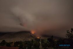 FOTO SINABUNG MELETUS : Gunung Sinabung Kembali Meletus
